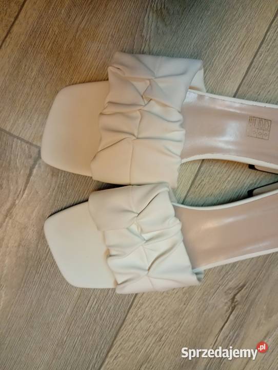40 Wygodne białe klapki wieczorowe Nowe 25.5cm Kraków