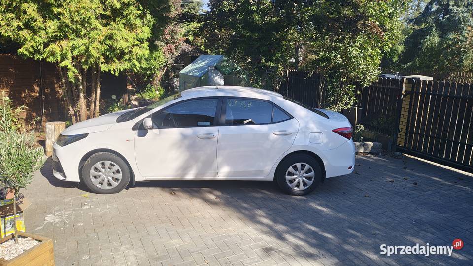Toyota Corolla 16 Active PGLPG 2018r Żółwin sprzedam