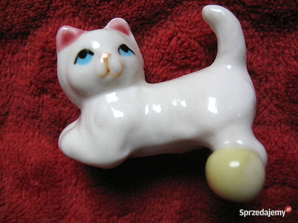 Kot mały kotek z piłką porcelana 35 x 45 x 3 mazowieckie
