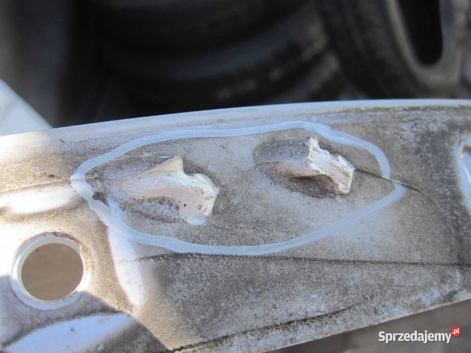 FORD KUGA MK1 I zderzak przód świętokrzyskie