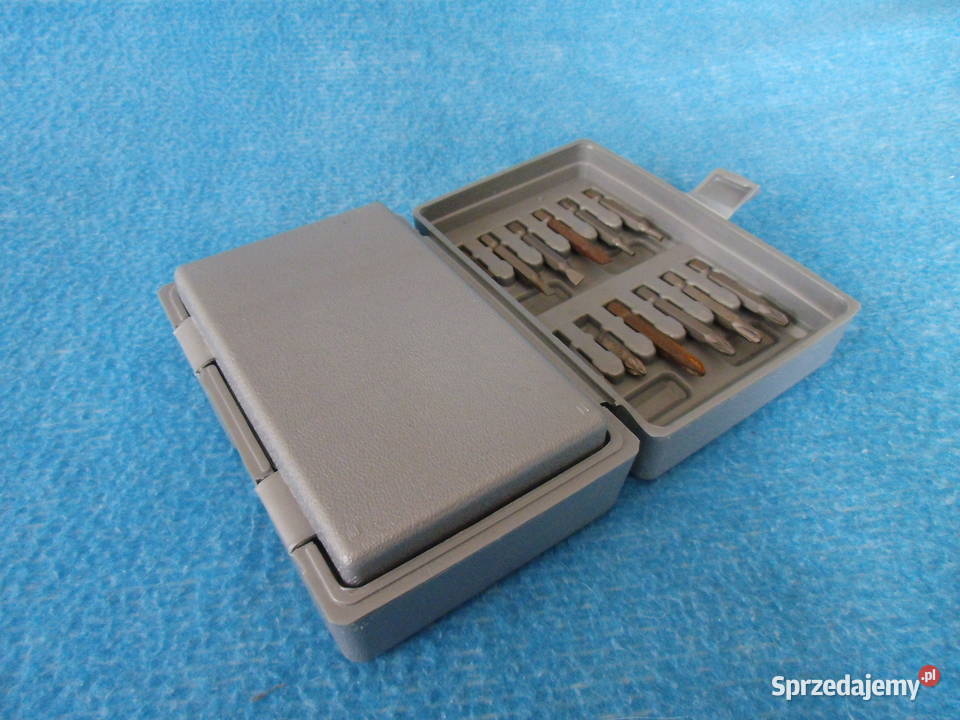 komplet narzędzi widoczny na zdjęciu Bielawa