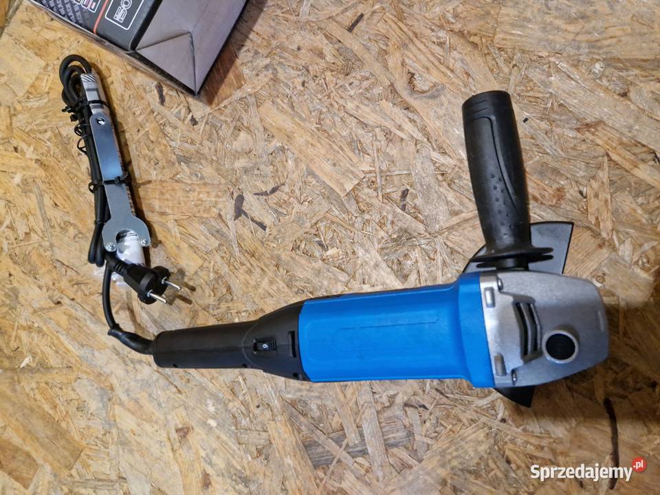 SZLIFIERKĄ KĄTOWA Z REGULACJĄ OBROTÓW 1500W