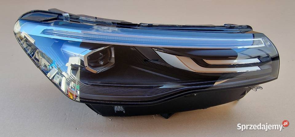 VW TIGUAN III REFLEKTOR LAMPA LED PRAWA osobowe Części samochodowe Bieleń