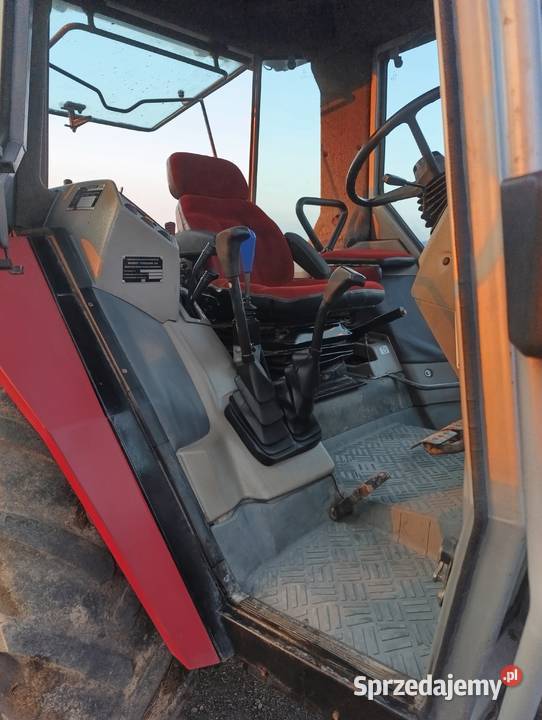 Massey Ferguson 3055 z turem Bystrzyca