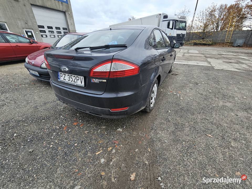 Syndyk sprzeda samochód Ford Mondeo uszkodzony Poznań