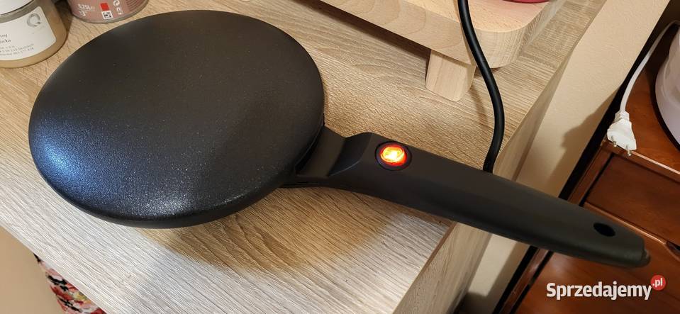 Elektryczna patelnia do naleśników AGD drobne Iłża