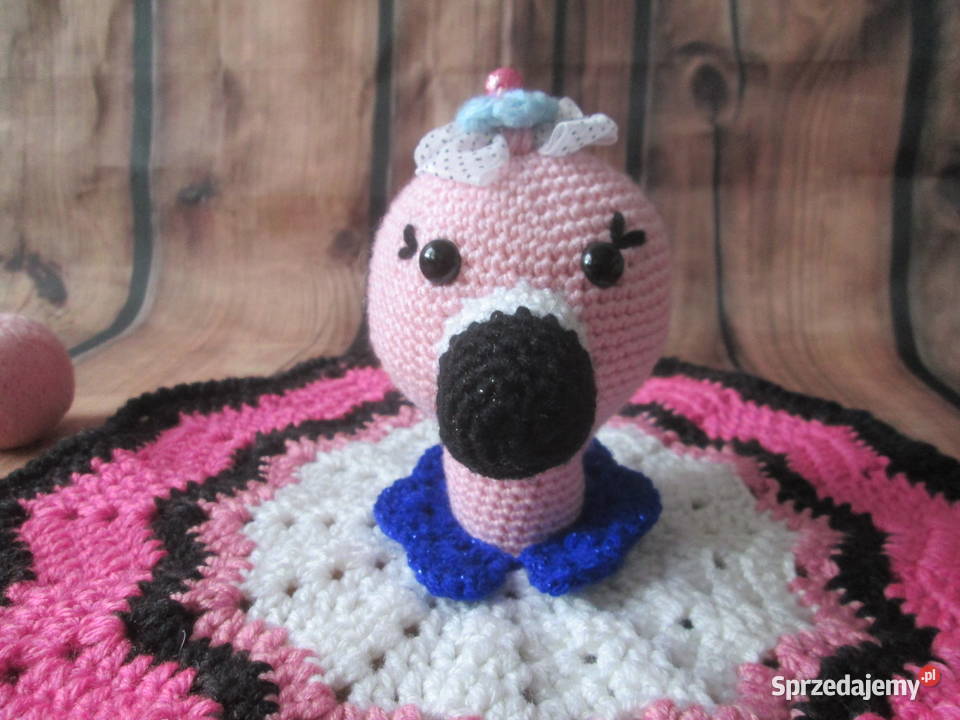 Szydełkowy mały kocyk amigurumi przytulanka Sokółka