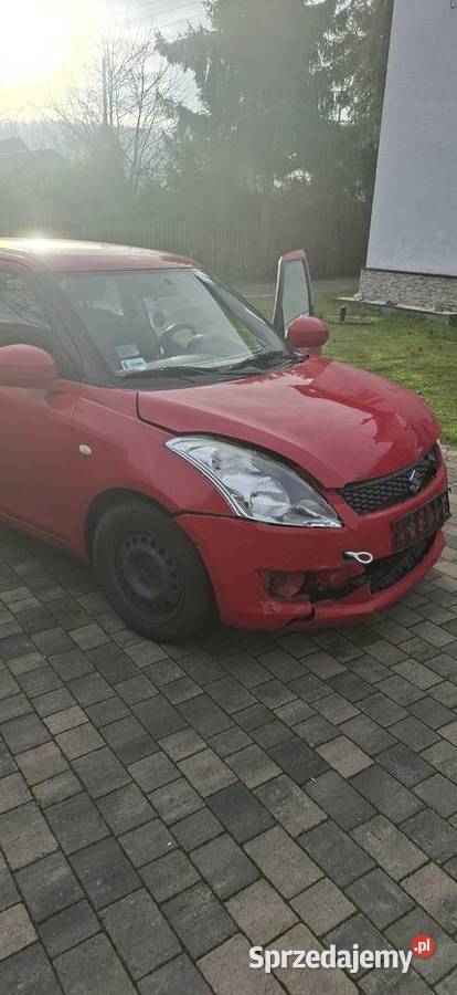 Suzuki Swifr 2012 12BG lekko uszkodzony świętokrzyskie Chęciny