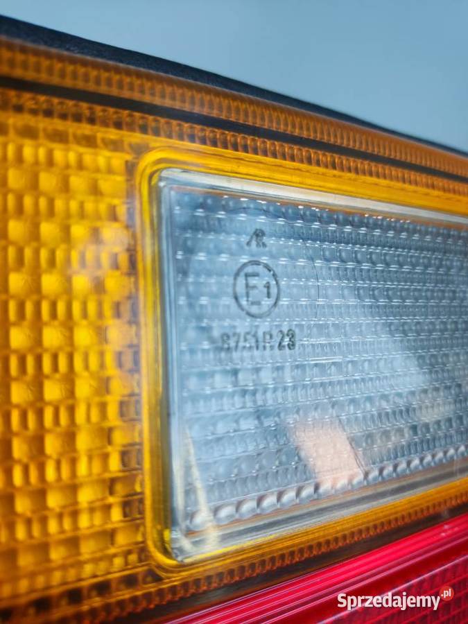 Lampa Hella tylna prawa VW Passat B2 32B osobowe opolskie Głuchołazy sprzedam