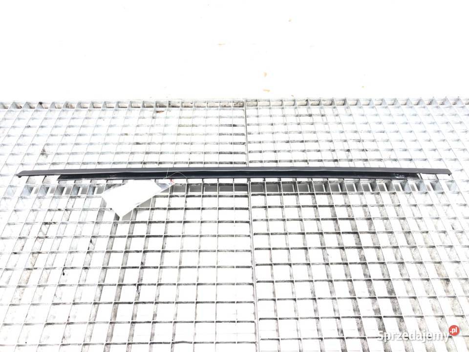 LISTWA ZGARNIAJĄCA TYŁ PRAWA FORD FOCUS III