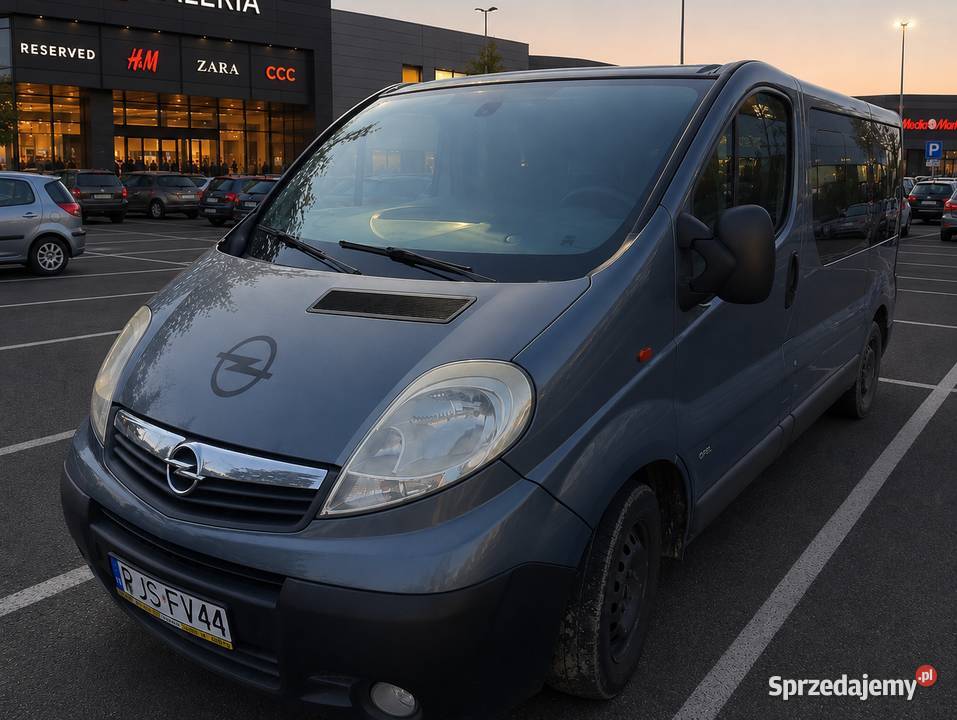 Bus opel vivaro 9os 20 diesel Vivaro Jarosław sprzedam
