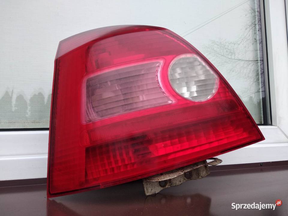 Honda Civic VII 7 5d przedlift lampa tył tylna Sieradz sprzedam