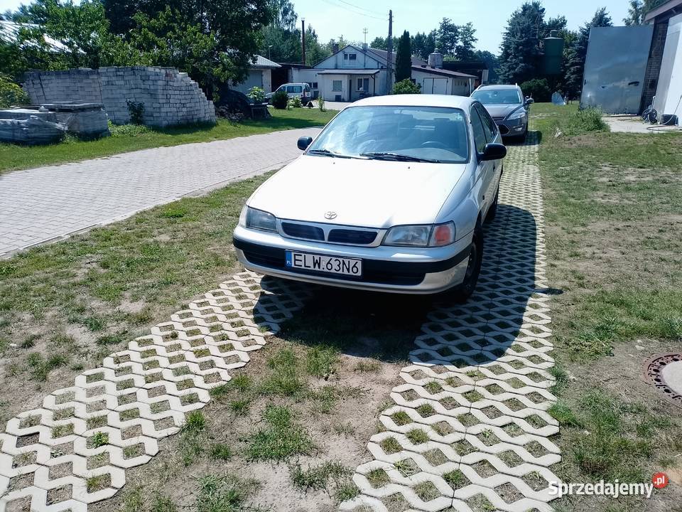 Toyota Carina e 18 gaz 310000km Rzgów