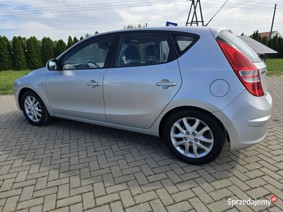 Hyundai i30 16Benz srebrny