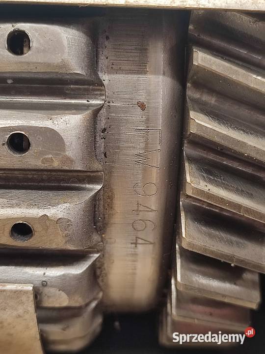 Kosz przedniego napędu 323228A1 McCORMICK MTX Wilkowo