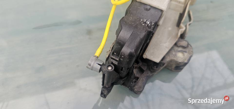 Zamek drzwi lewy przód mercedes w210 2027203535 Rok produkcji 1999 Zbąszyń sprzedam