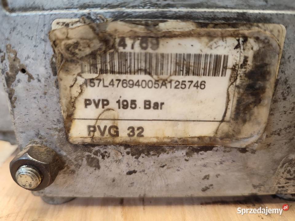 Rozdzielacz hydrauliczny 157B2000270518559B