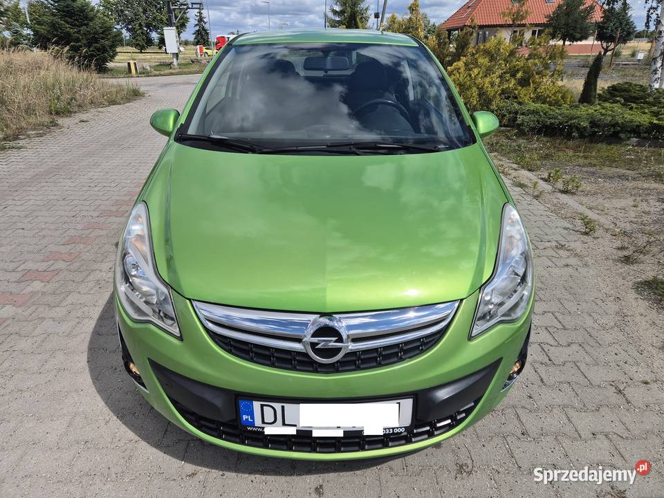 Opel Corsa wersja SateliteModel 201212 Benzyna Corsa Legnica
