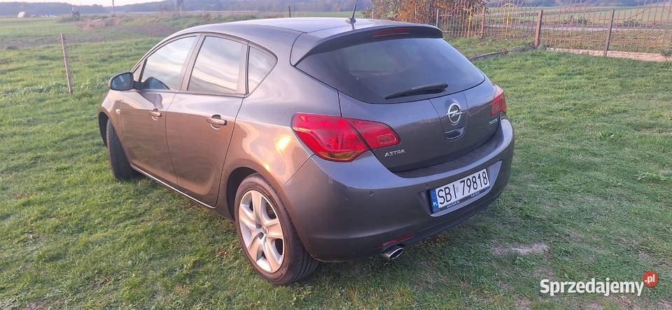 Astra 14 turbo 11r 2 komplety kół zamiana nieuszkodzony Astra Góra Świętej Anny sprzedam
