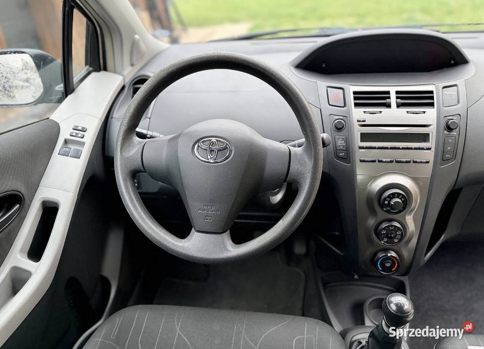 TOYOTA Yaris 13 Salon Serwis ASO niski przebieg Wieliszew sprzedam