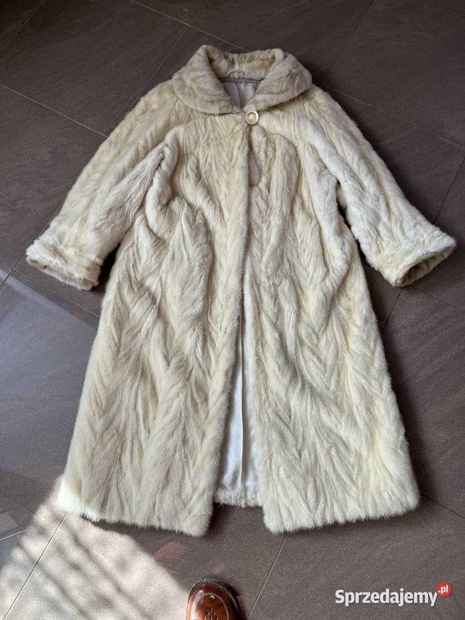 Kremowe futro z norek 3840 Łowęcin