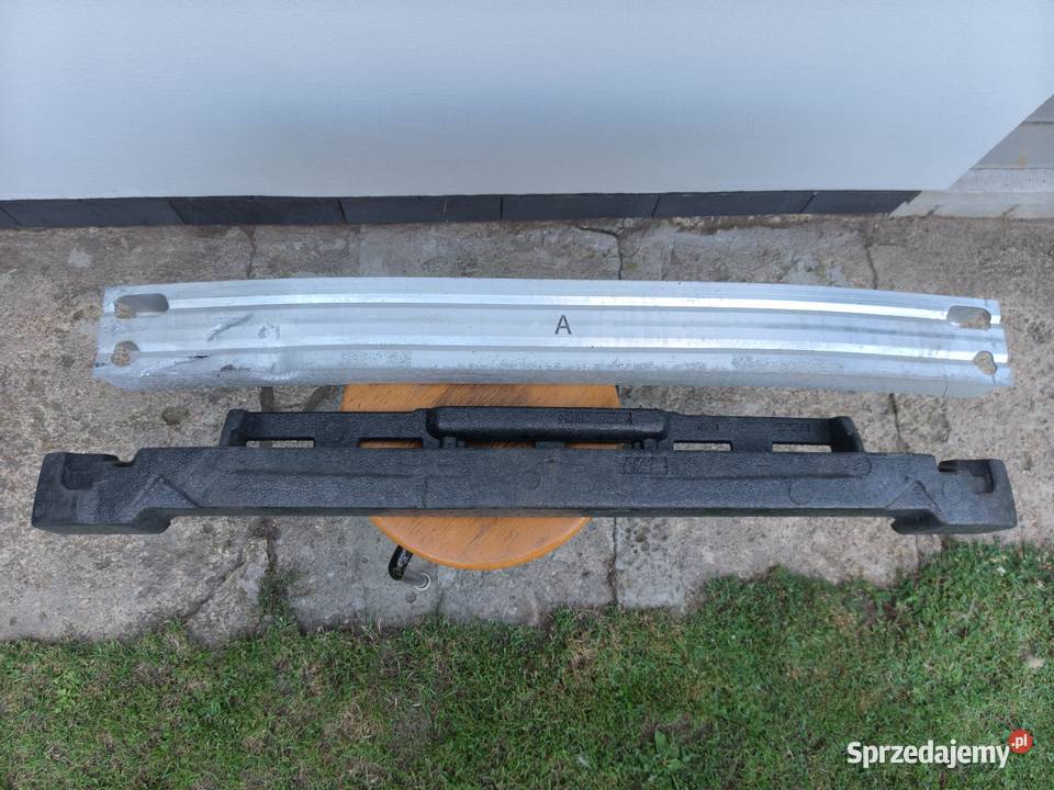 Toyota Auris II 16 2014 benzyna belka zderzaka osobowe łódzkie Łódź