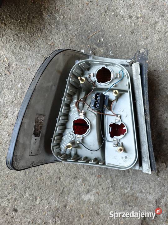 Lampa prawy tył BMW E34 kombi Żory