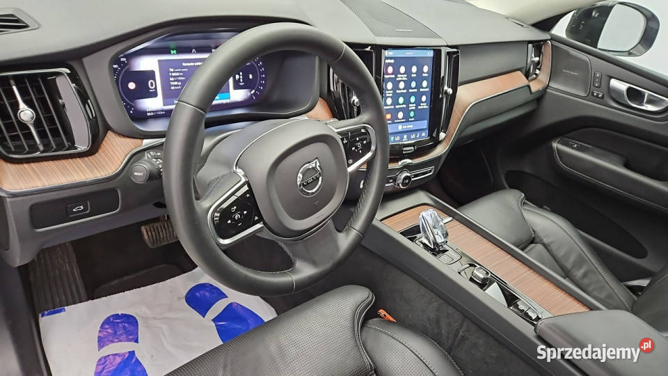 Volvo XC 60 B5 B AWD Plus Dark aut Z Polskiego serwisowany w ASO Samochody osobowe Warszawa