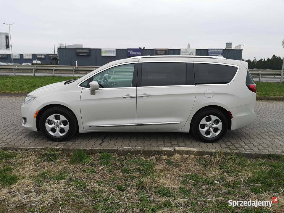 Chrysler Pacifica TouringL Plus 8 osobowa 3605cm3 Komorniki