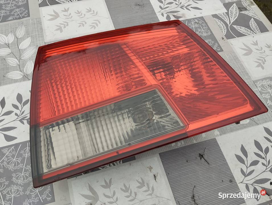 Lampa Opel Vectra C kombi lewa klapa bagażnika Kamieniec