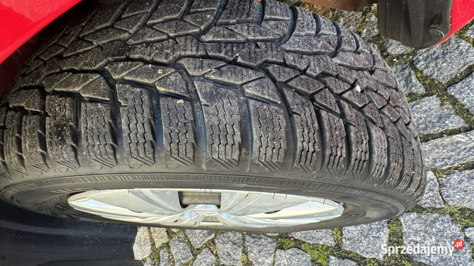 Toyota Yaris 13 Benzyna 100 SALON POLSKA 1 Strzegom sprzedam