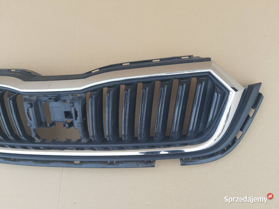 SKODA OCTAVIA IV GRILL ATRAPA CHŁODNICY Trzciel