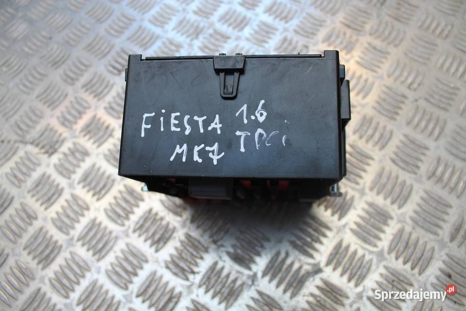 SKRZYNKA BEZPIECZNIKÓW FORD FIESTA MK7 16 TDCI osobowe