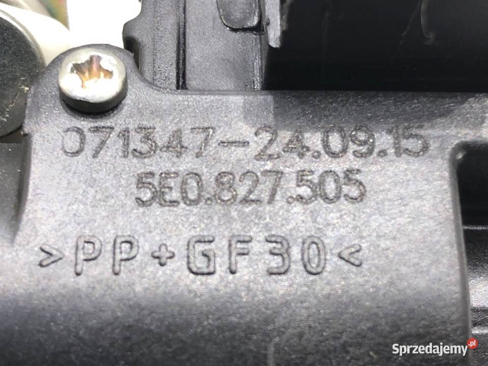 ZAMEK KLAPY TYŁ SKODA OCTAVIA III SedanLimuzyna