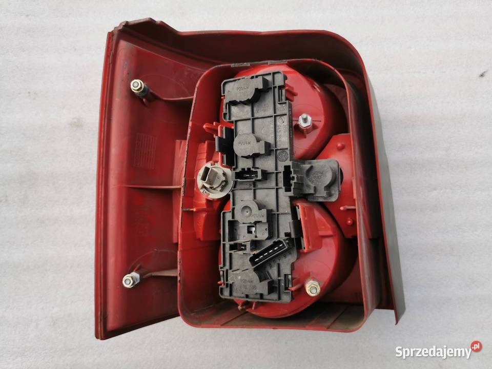 Lampa Prawy Tył Tylna Prawa VW Passat B5 Lift osobowe Wyszków