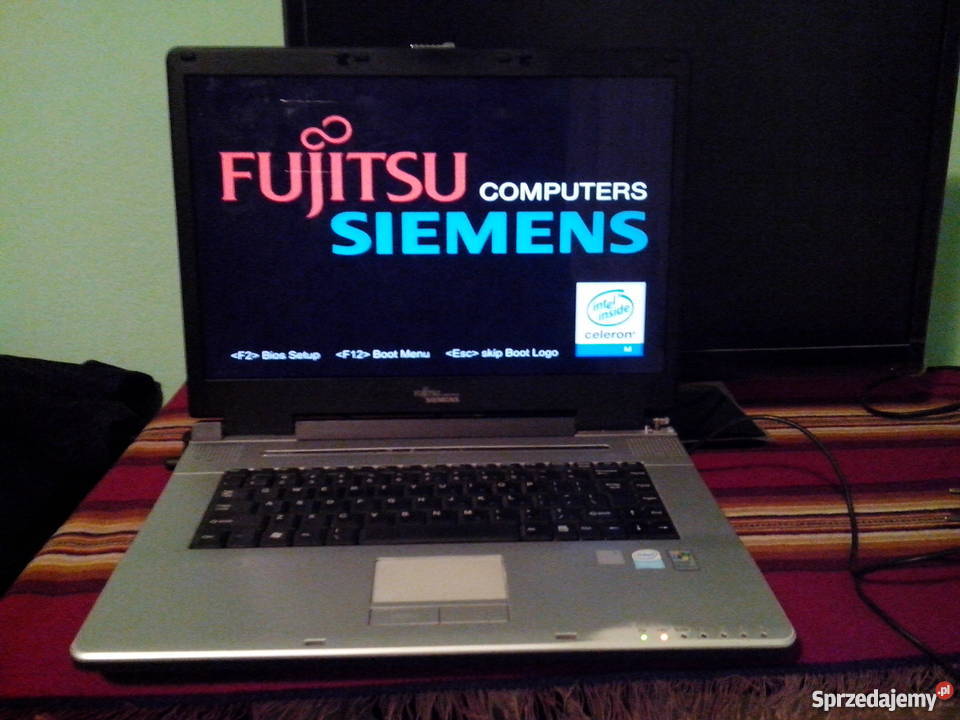 Laptop fujitsu siemens Windows XP  mazowieckie Braki