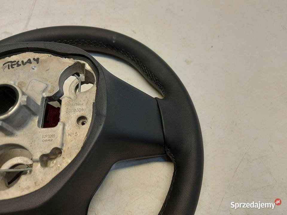 TESLA MODEL Y 2023r Kierownica multifunkcyjna sprzedam