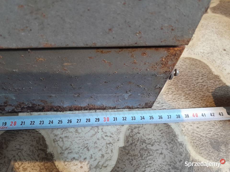 Stara stalowa skrzynka narzędziowa zabytek PRL Dąbrowa Górnicza