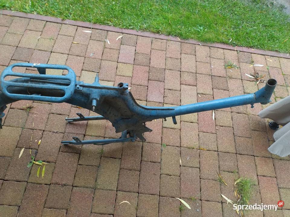 Rama komar Ramy Brzeg Dolny