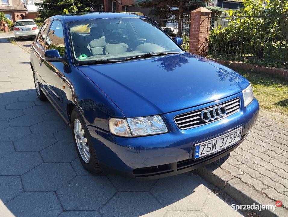 Audi a3 16 benzyna niski przebieg jednego Świnoujście
