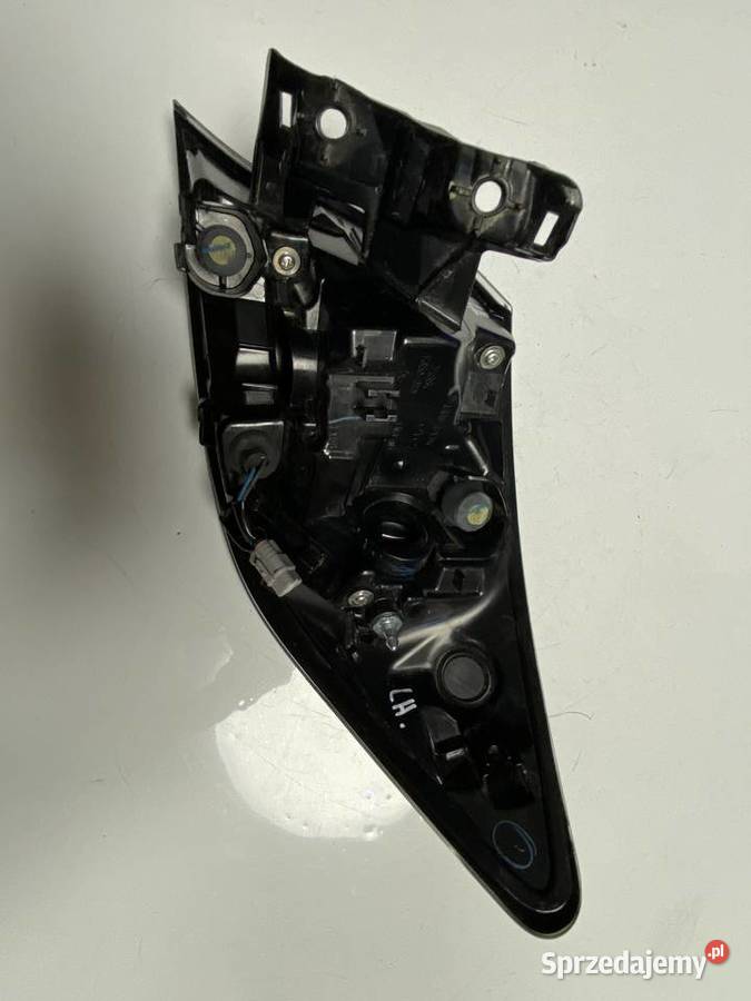 Toyota Corolla E21 HB lampa lewy tył tylna lewa