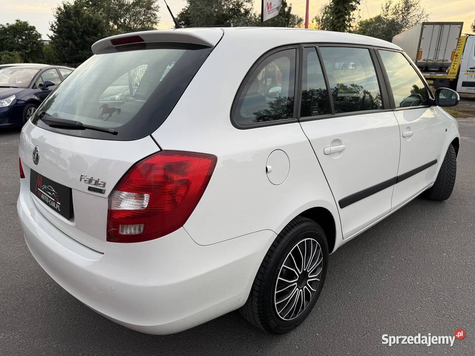 Skoda Fabia Salon 12 Benzyna Klima Czujniki centralny zamek Poznań