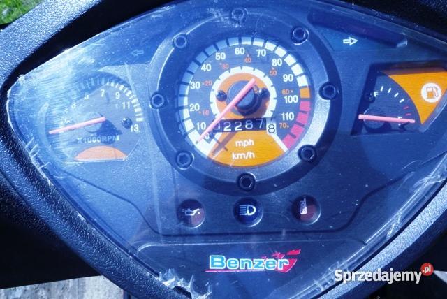 Skuter Benzer Quebec Domaszczyn