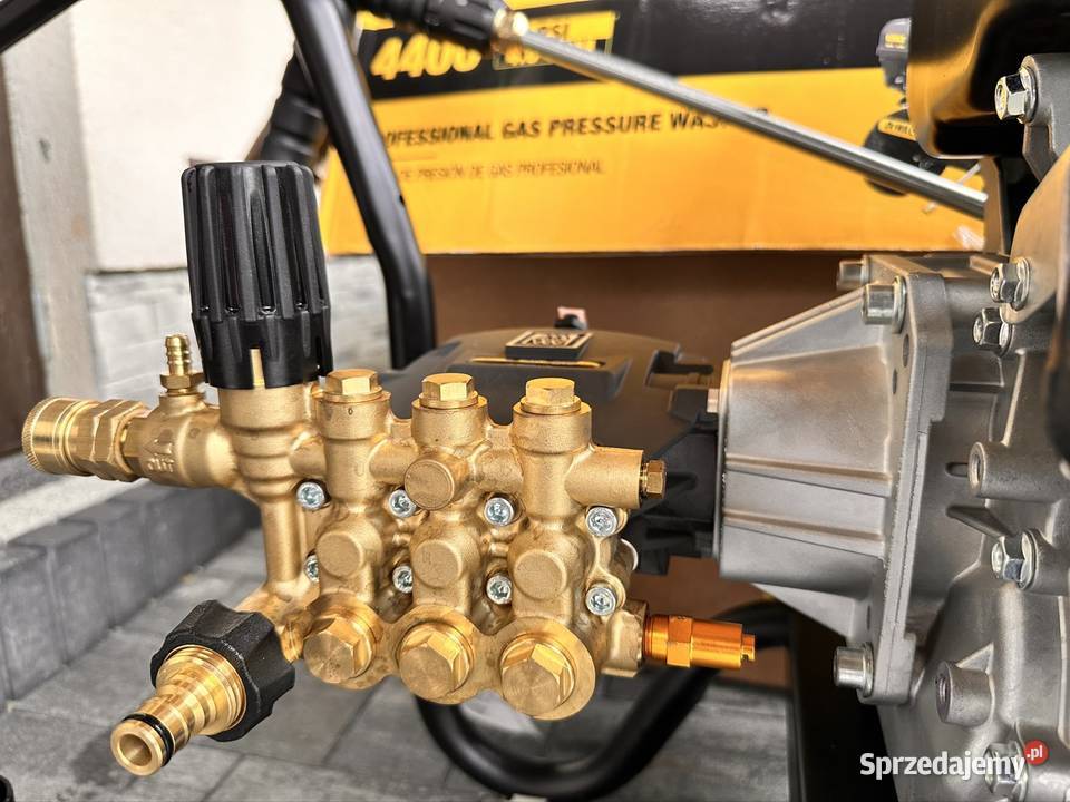 Myjka ciśnieniowa spalinowa DEWALT 15 303 Bar Krosno sprzedam