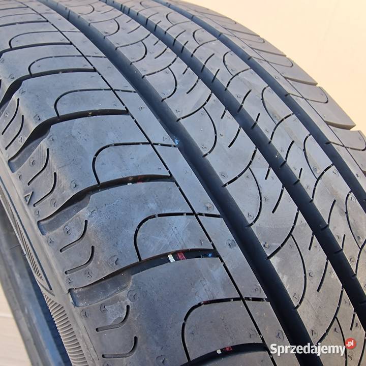 OPONY 19560R16C GOODYEAR EFFICIENTGRIP CARGO Opony Bieleń