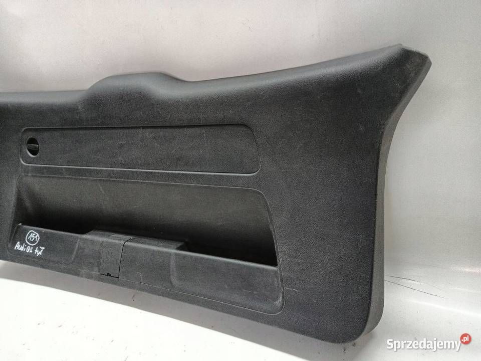 TAPICERKA BAGAŻNIKA AUDI Q2 81A867979 osobowe