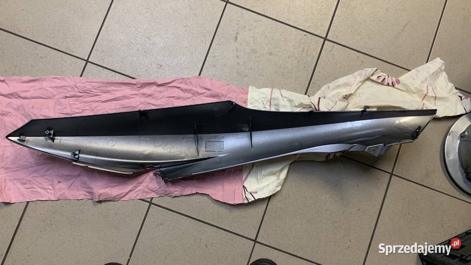 Boczek prawy ogon zadupek Honda Pcx 125 Elementy nadwozia