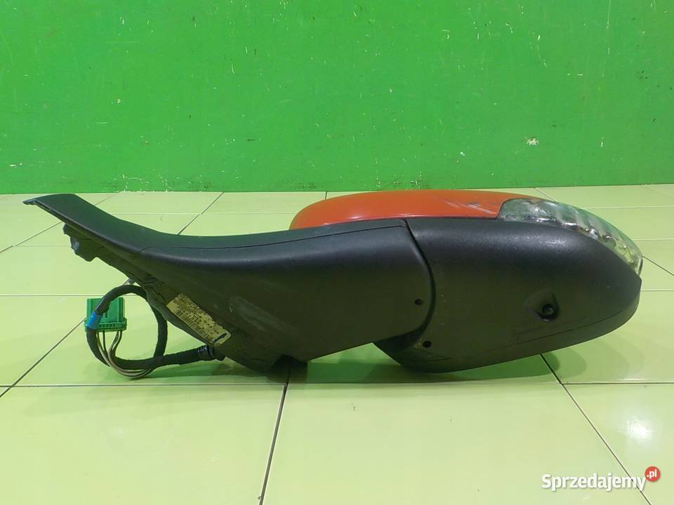 VOLVO C30 25T5 07r 3D lusterko lewe Suków