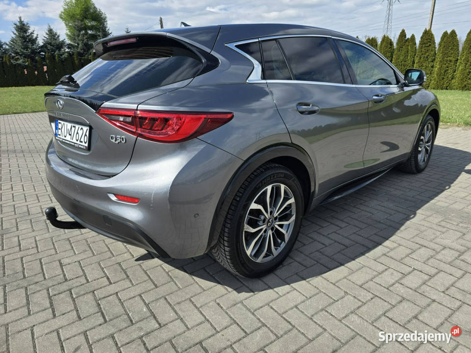 Infiniti Q30 15D Kutno