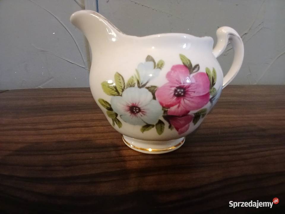 Porcelanowe mleczniki z PRLu Lublin sprzedam